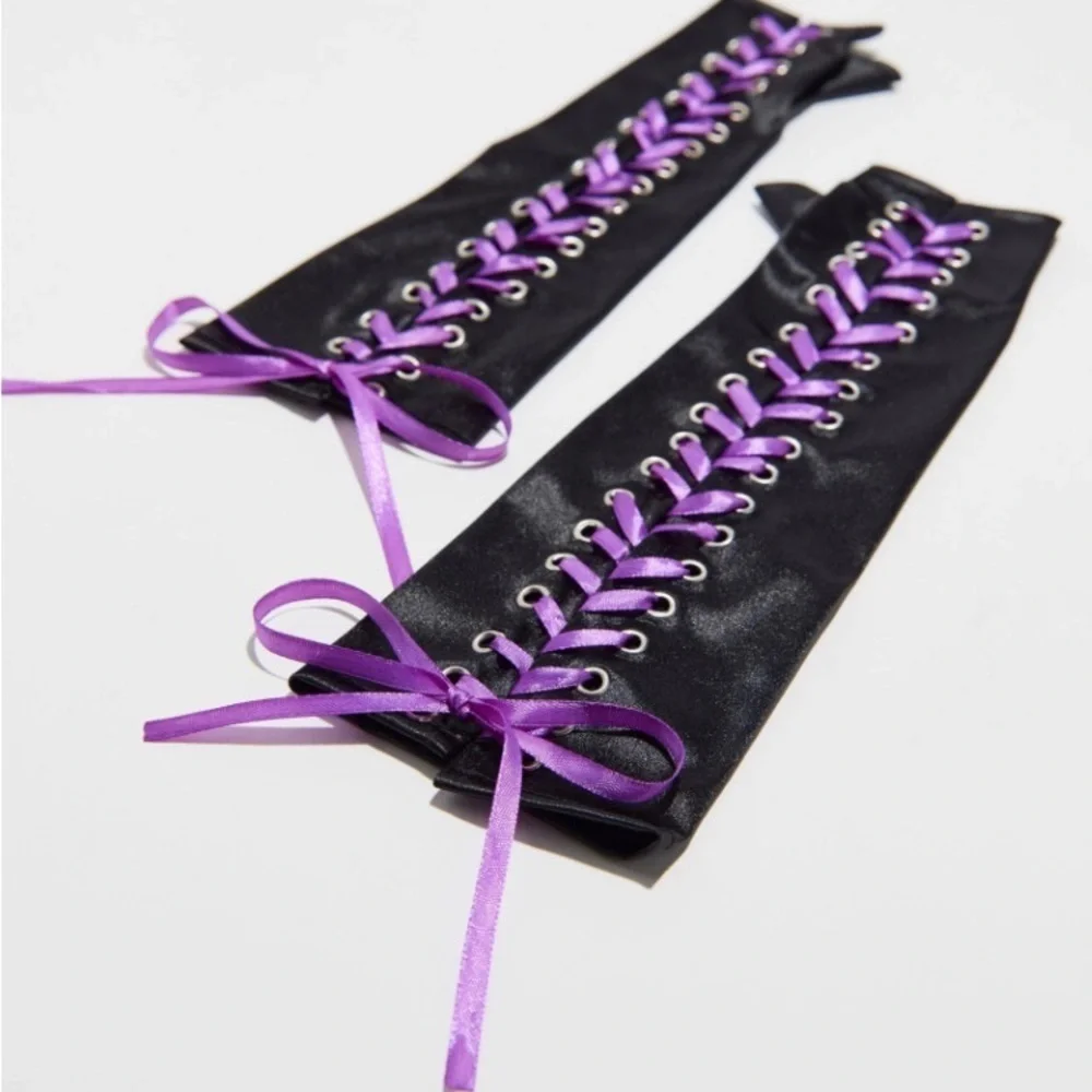 UO Lace-Up Fingerless Glove